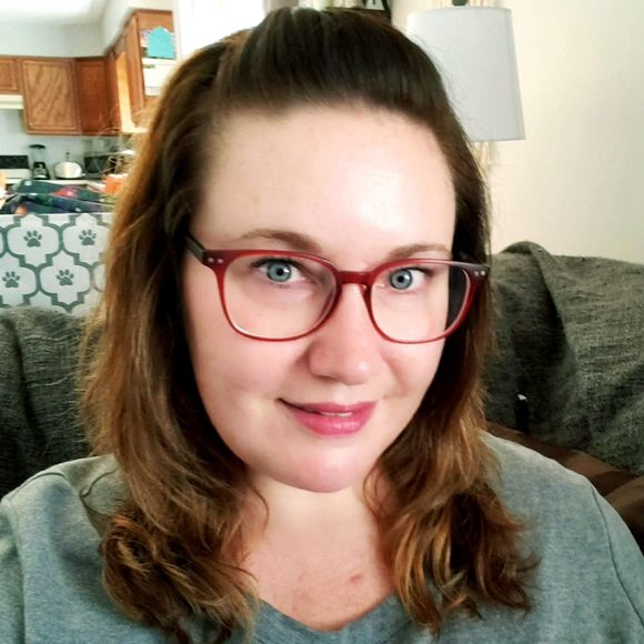 Meet your Posher, Julia - Picture 1 of 1